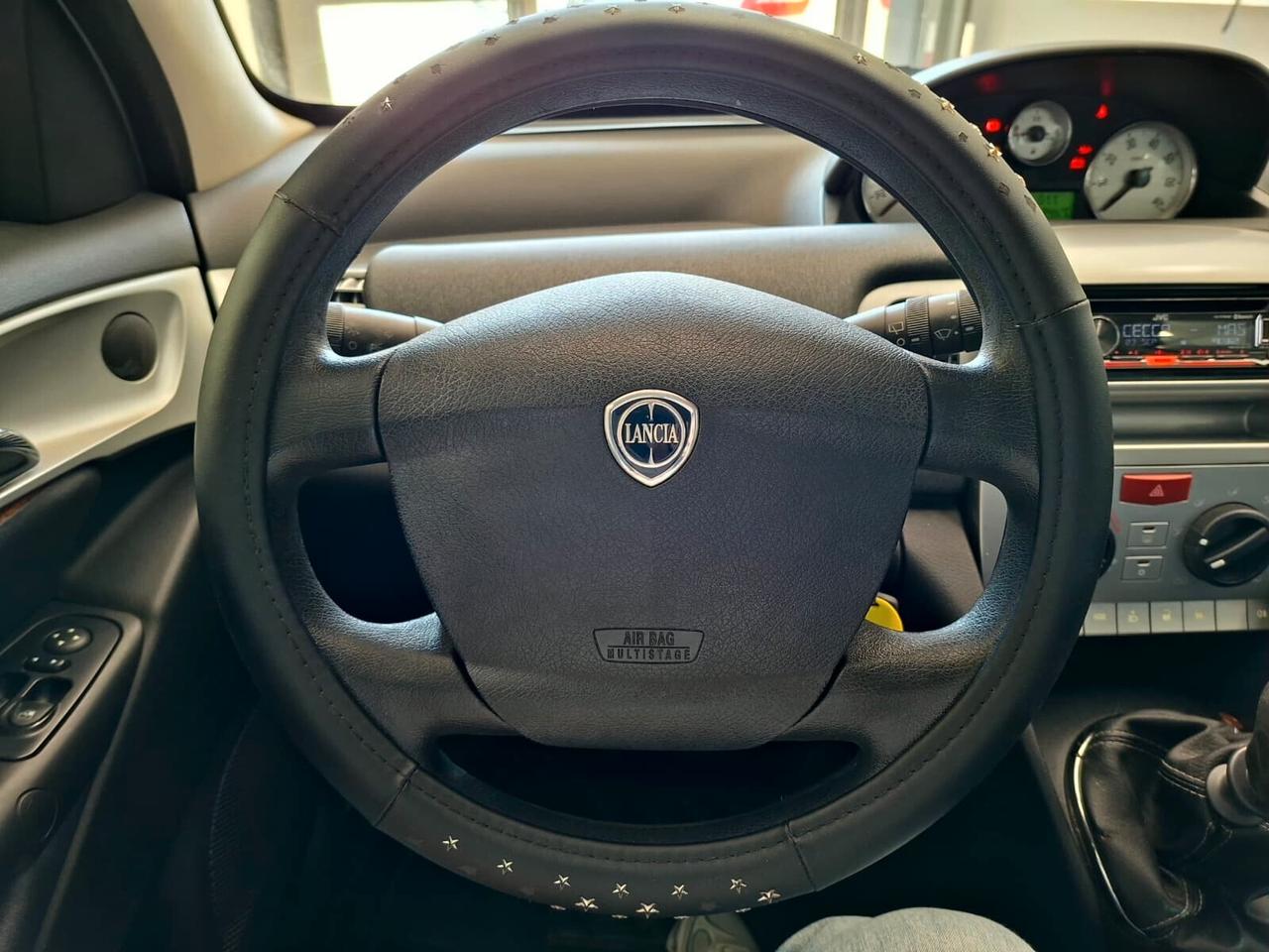 Lancia Ypsilon 1.2 60cv Argento 2010