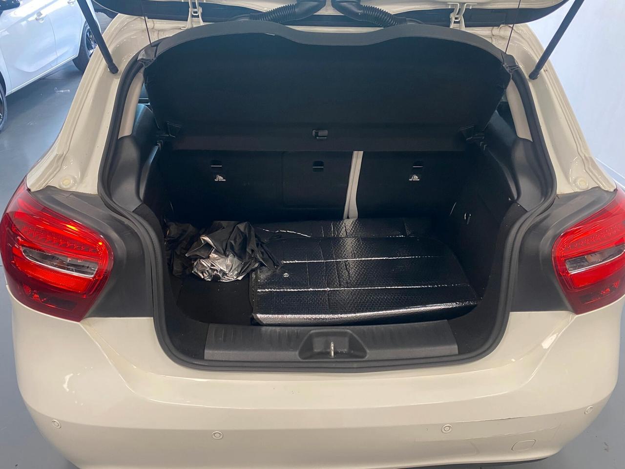 Mercedes-benz A 180 d Premium