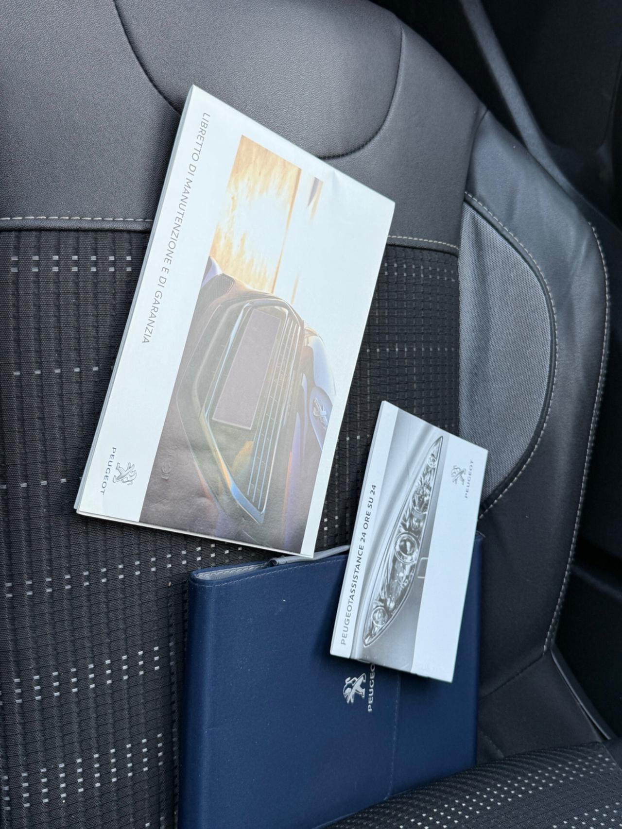 Peugeot 2008 1.6 e-HDi 115 CV Stop&Start Allure