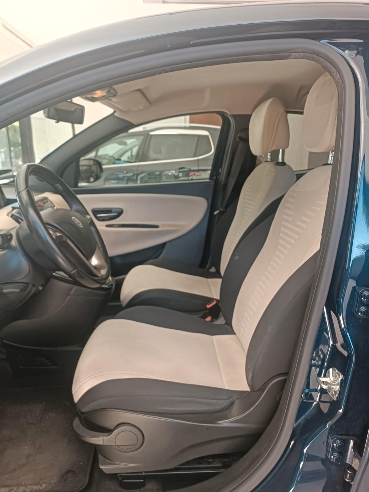 Lancia Ypsilon 1.2 69 CV 5 porte 30th Anniversary