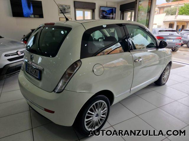 LANCIA Ypsilon 1.3 MJT 75CV New Oro