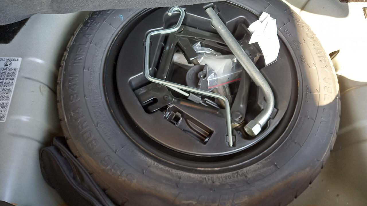 Lancia Ypsilon 1.0 FireFly 5 porte S&S Hybrid Ecochic Silver