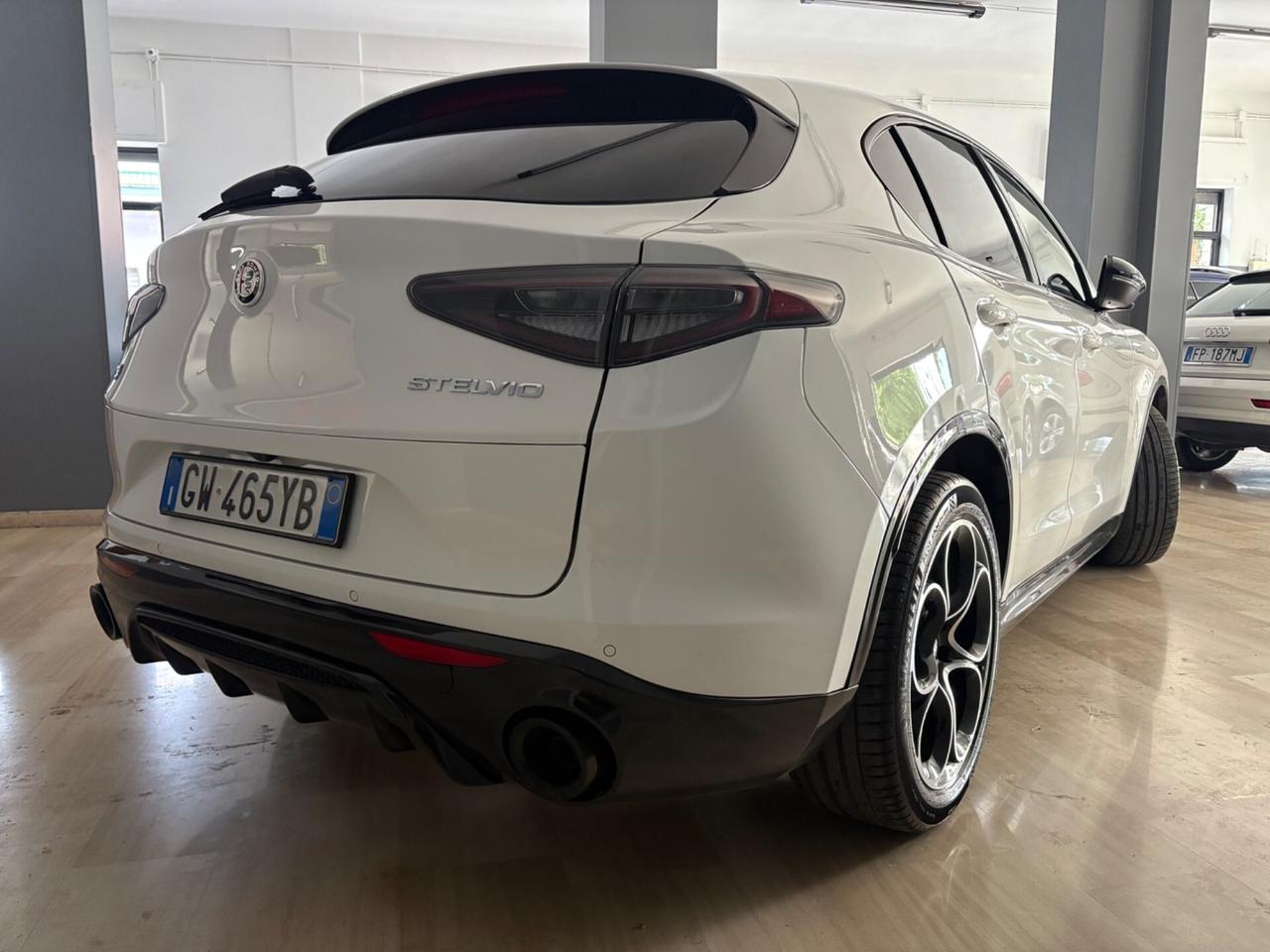 Alfa Romeo Stelvio 2.2 Q4 210 CV AT8 Veloce
