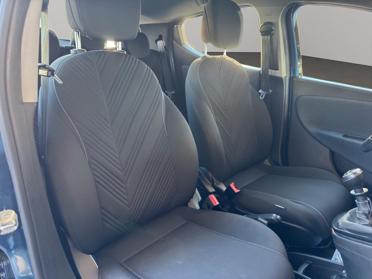 Lancia Ypsilon 1.0 FireFly 5 porte S&S Hybrid Ecochic Gold