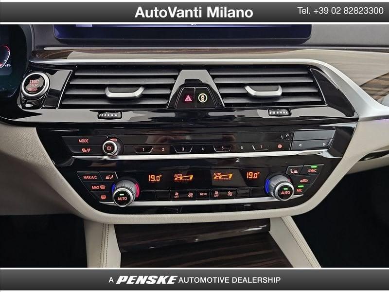 BMW Serie 5 530d mhev 48V xdrive Luxury auto