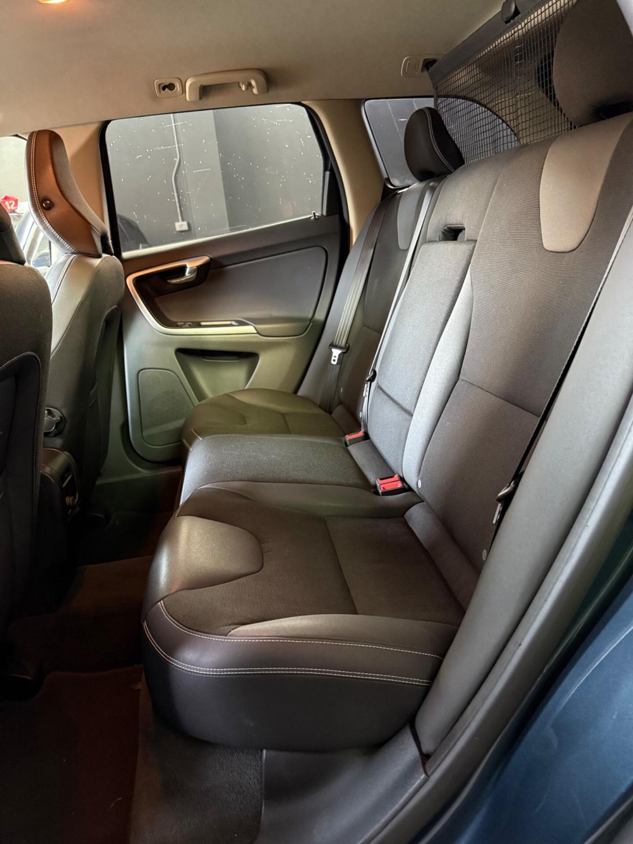 Volvo XC 60 2.4 D5 Summum