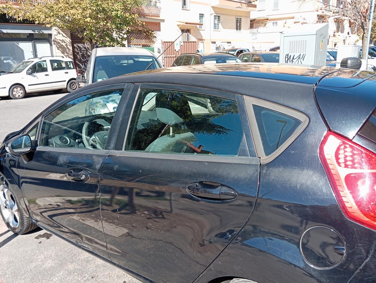 Ford Fiesta Ikon 1.4 TDCi 70CV 5 porte