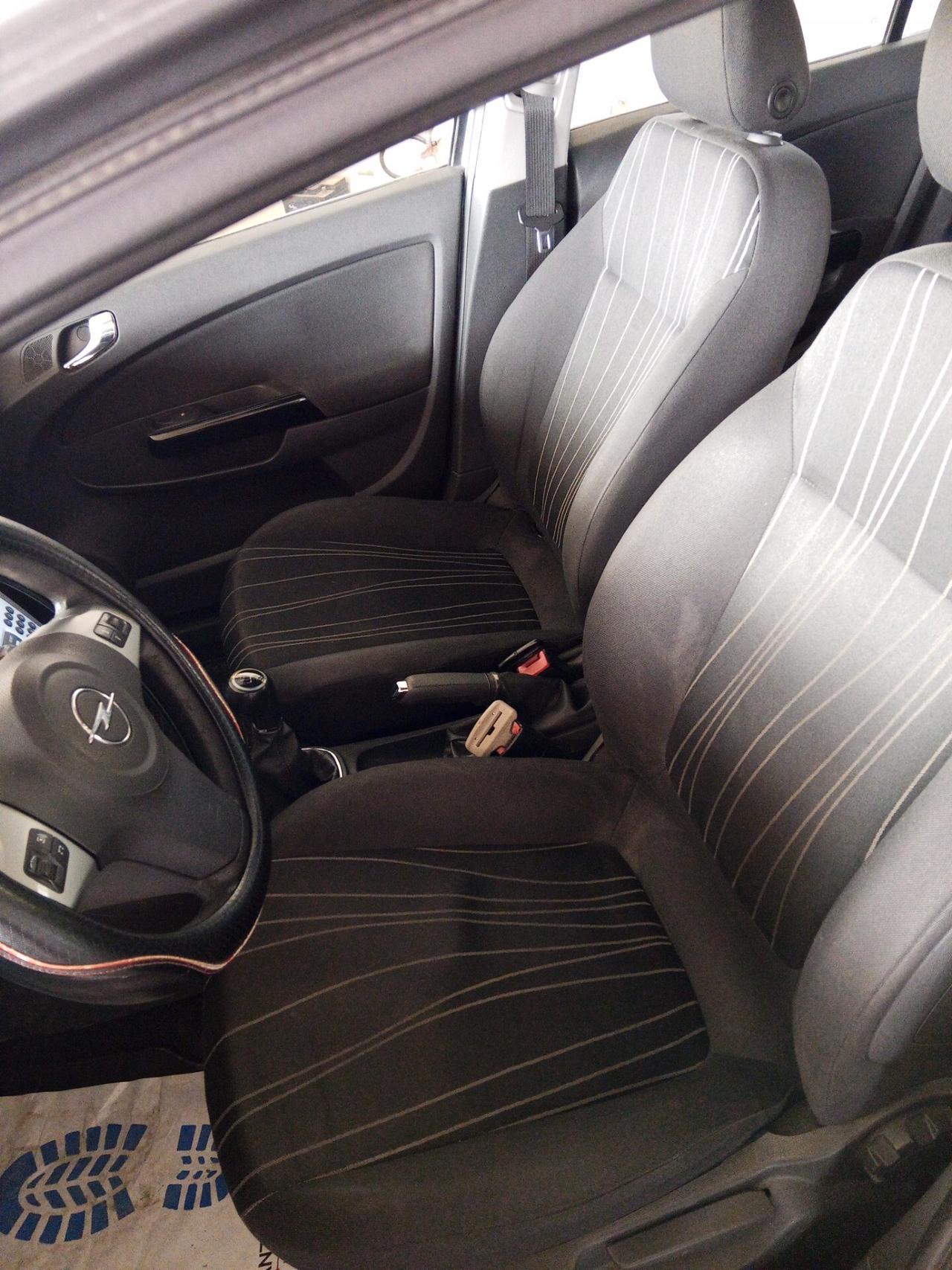 Opel Corsa 1.2 5 porte Cosmo