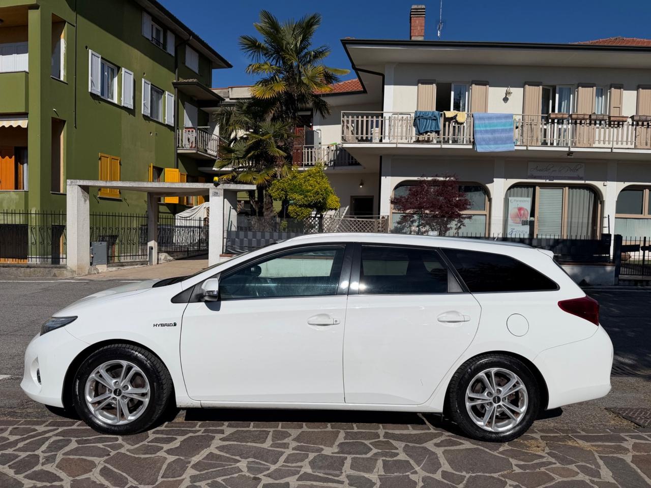 Toyota Auris Touring Sports 1.8 Hybrid Lounge