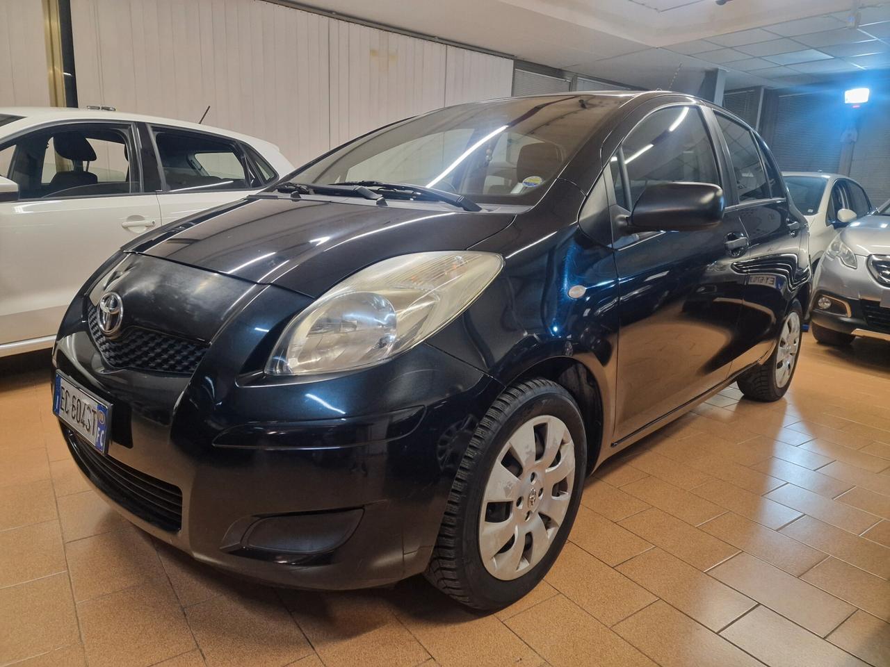 Toyota Yaris 1.0 5 porte Now, 102 mila chilometri