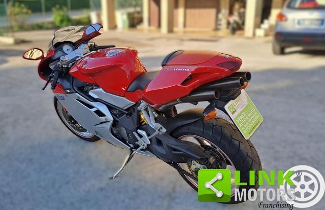 MV AGUSTA F4 1000 .