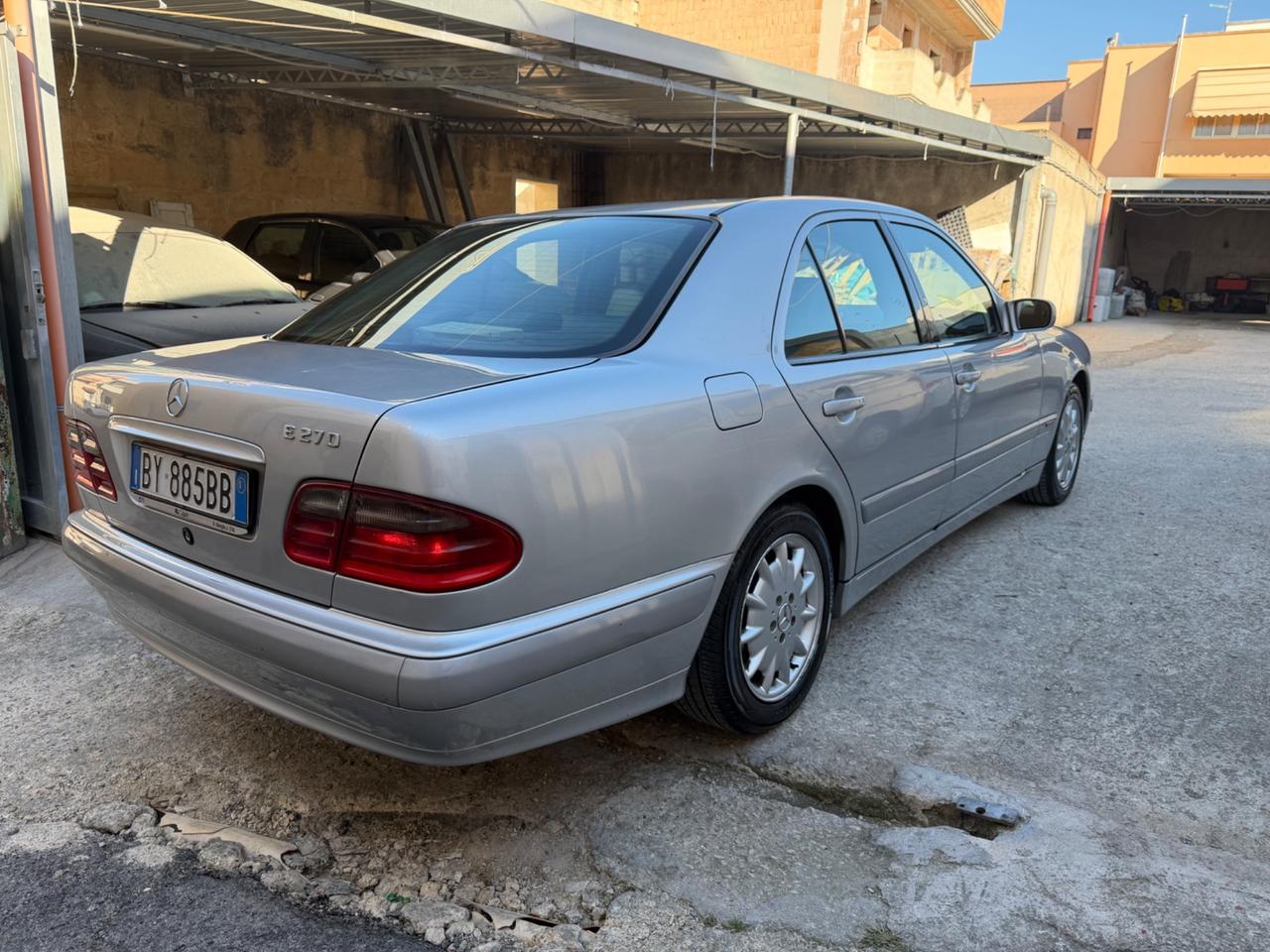 Mercedes-benz E 270 CDI cat Classic