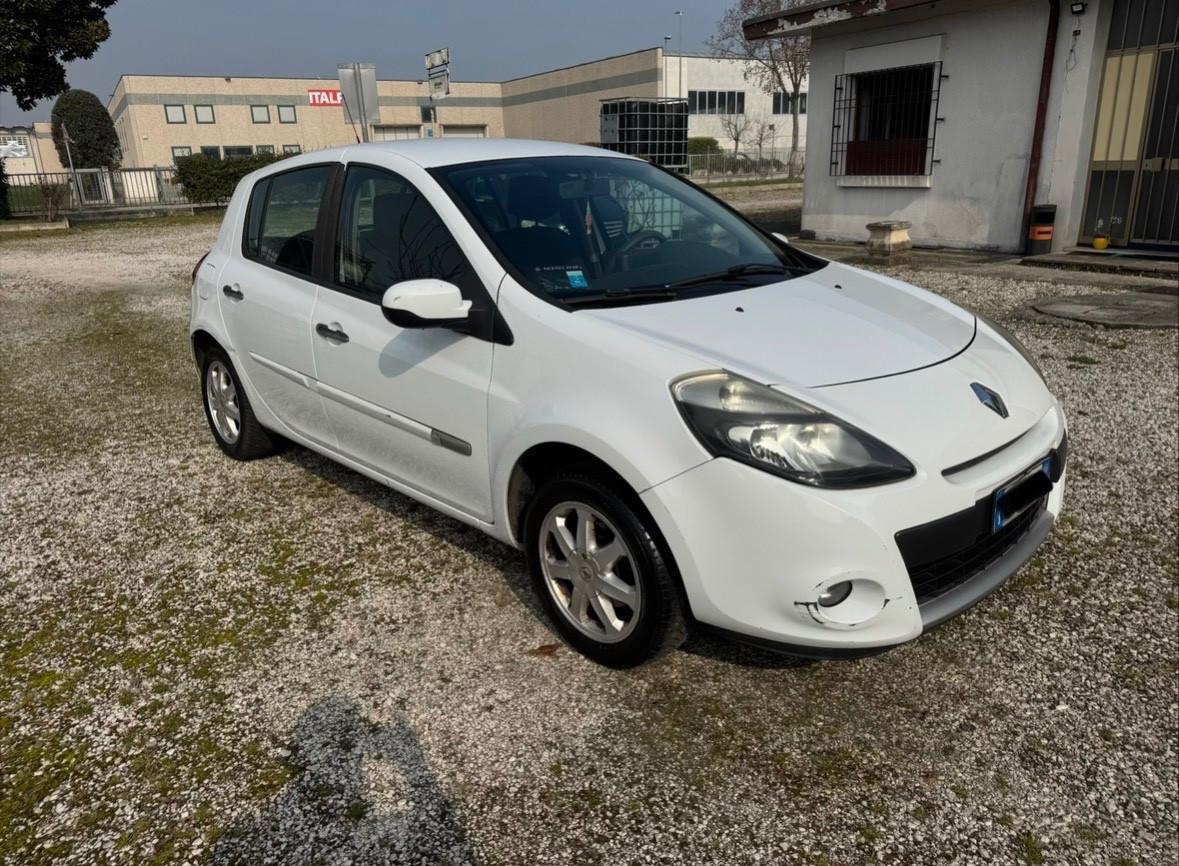 Renault Clio 1.2 16V 5 porte Luxe