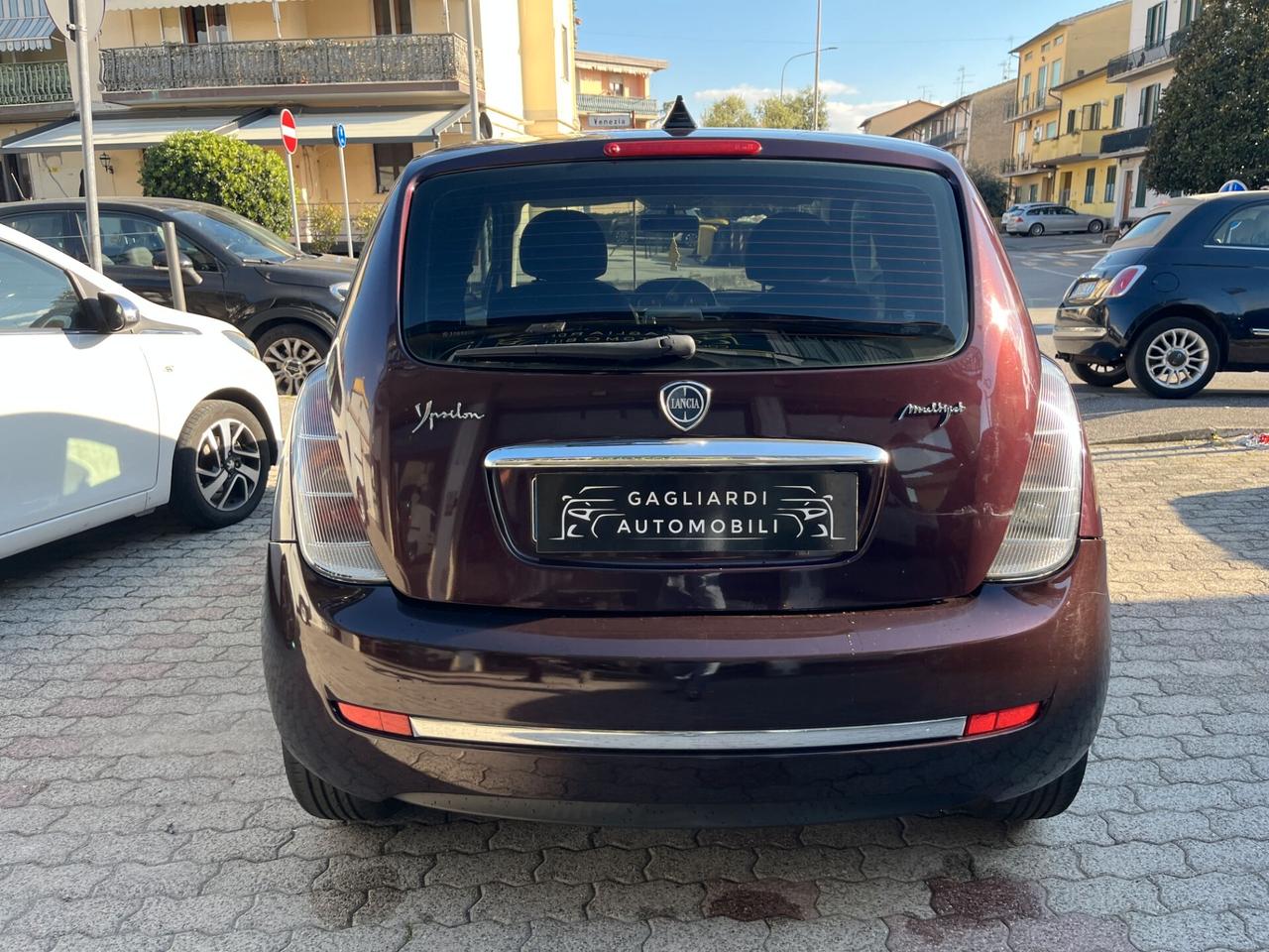 Lancia Ypsilon 1.3 MJT 75 CV Oro