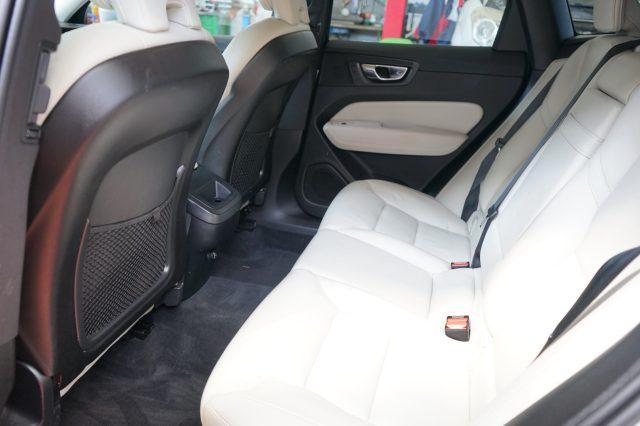 VOLVO XC60 B4 AWD Geartronic Inscription Ufficiale Certificat