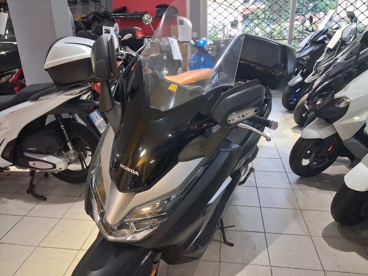 Honda Forza 300 ABS