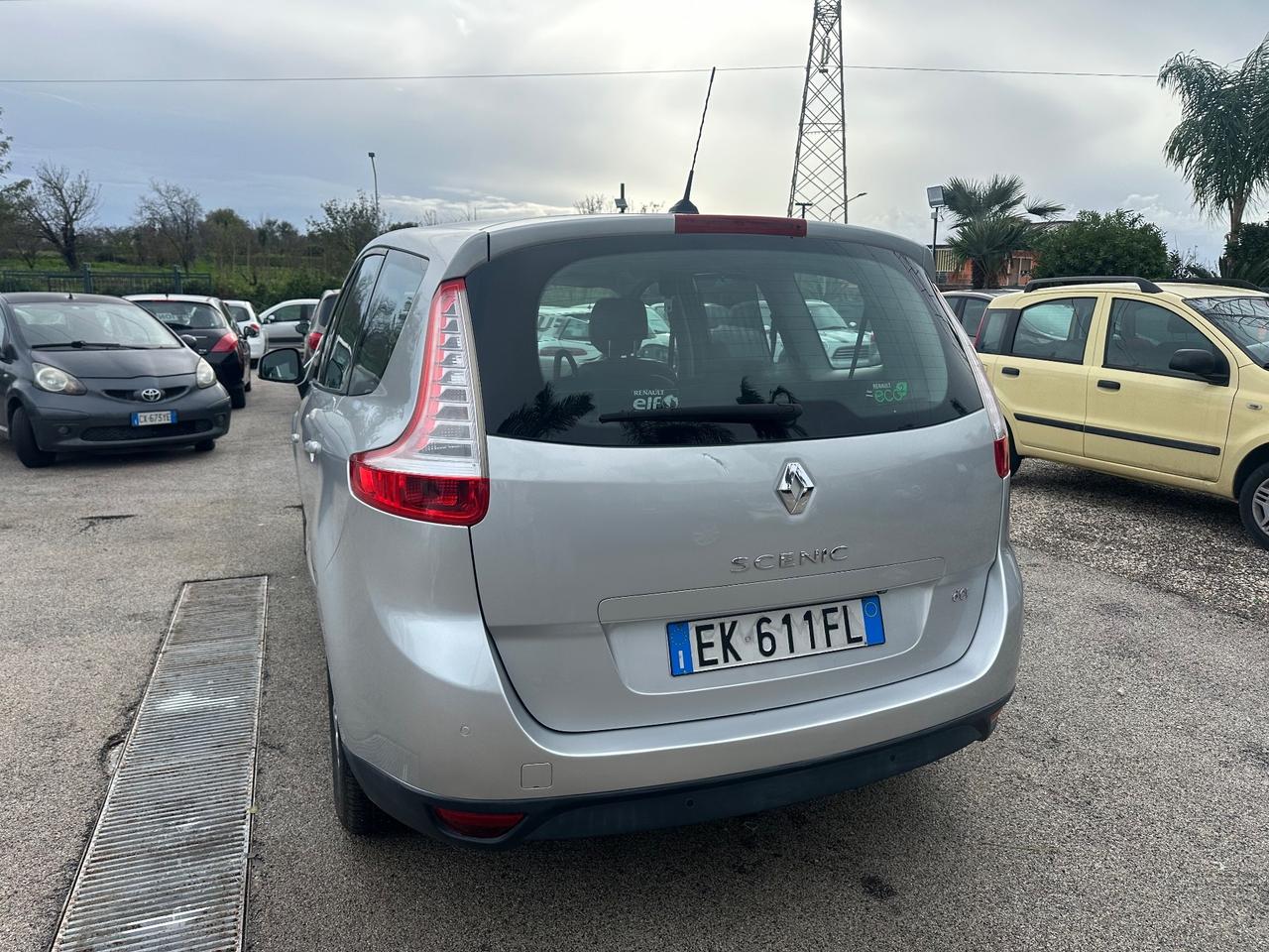 Renault Scenic 1.5 diesel 2011 7posti full optional