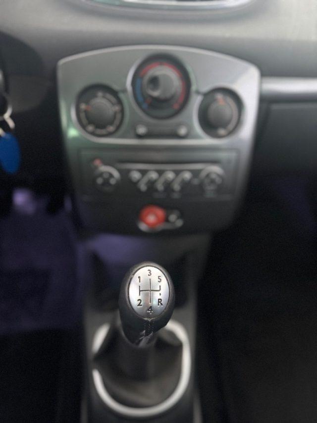 RENAULT Clio 1.2 16V 3 porte Le Iene