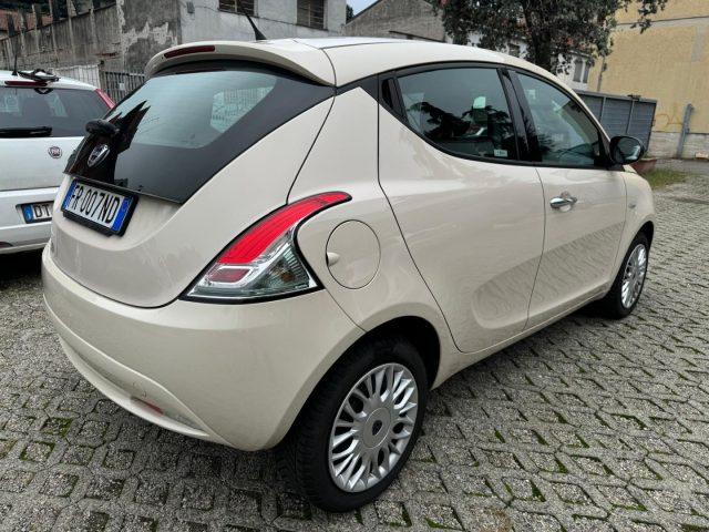 LANCIA Ypsilon 1.2 69 CV 5 porte Silver