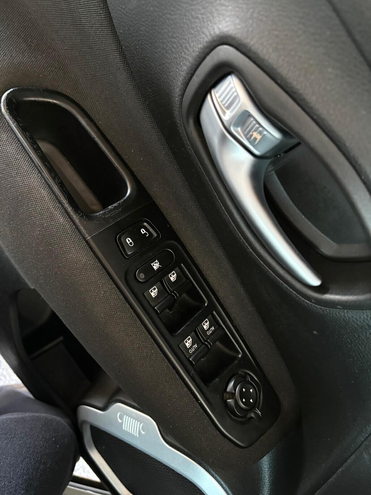 Jeep Renegade 1.6 Mjt 120 CV Longitude
