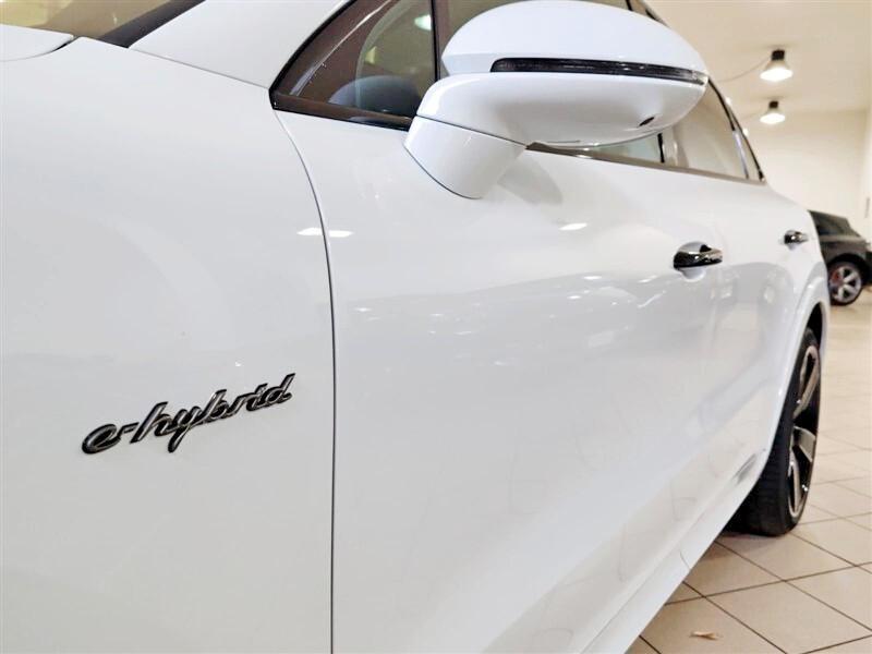 Porsche Cayenne 3.0 V6 E-Hybrid Platinum Edition