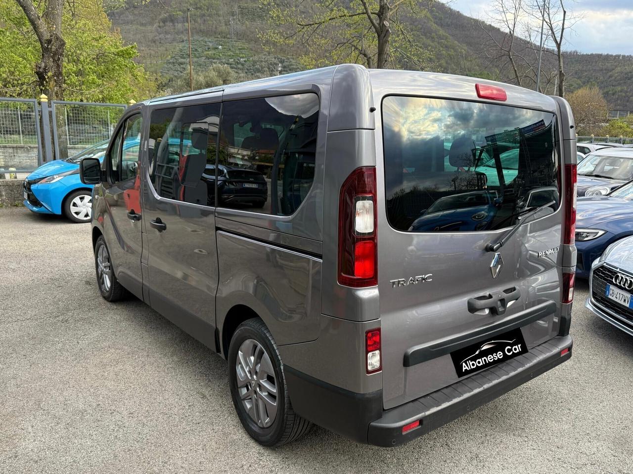 Renault Trafic T27 1.6 dCi 125CV 9 POSTI