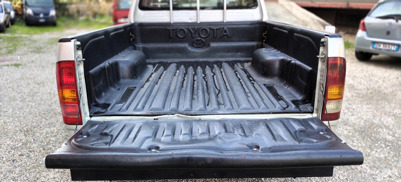 Toyota Hilux 2.5 D-4D 4WD Extra Cab PICK UP