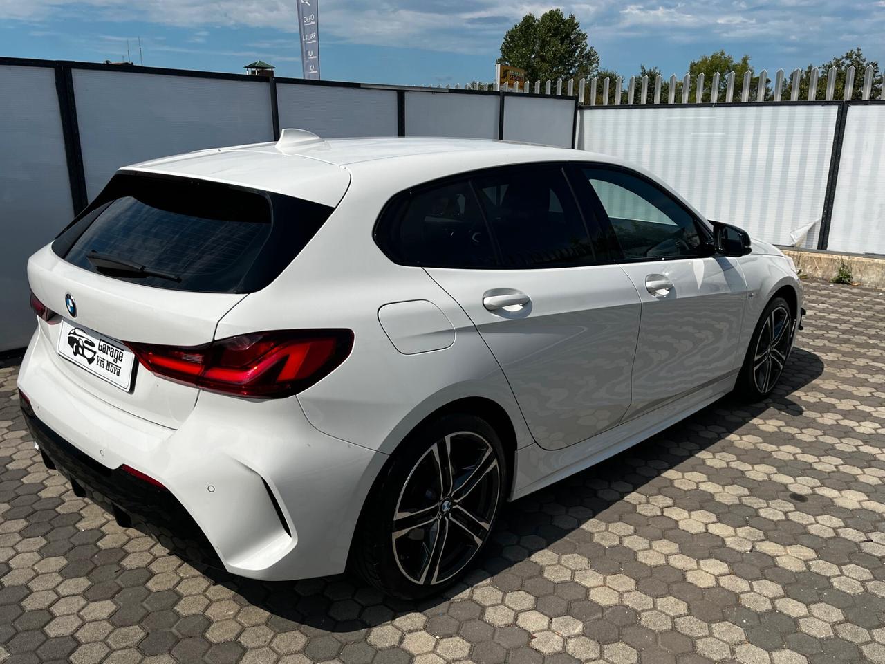 Bmw 116 116d 5p. Msport