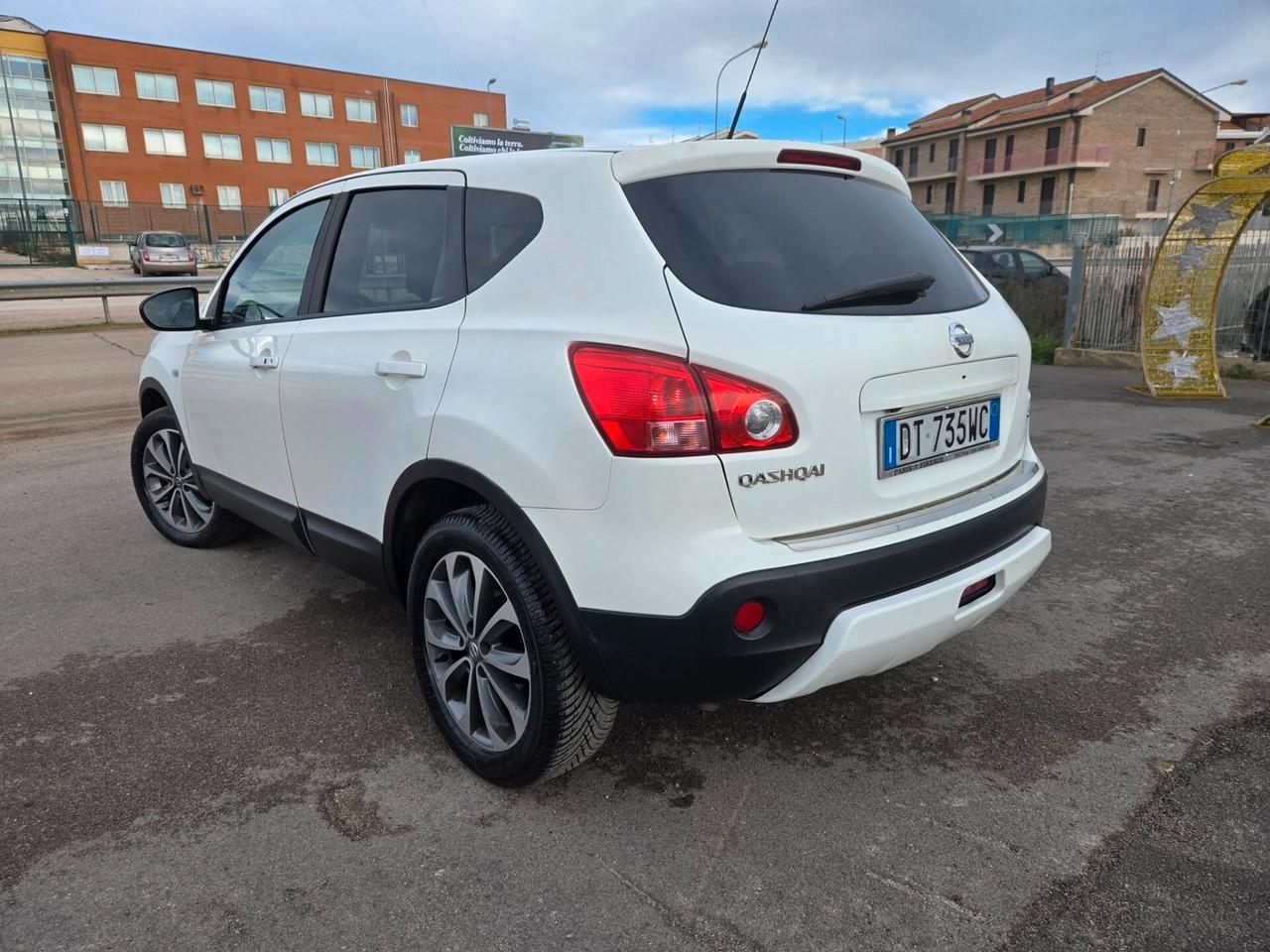 Nissan Qashqai 2.0 dCi DPF 4WD Tekna