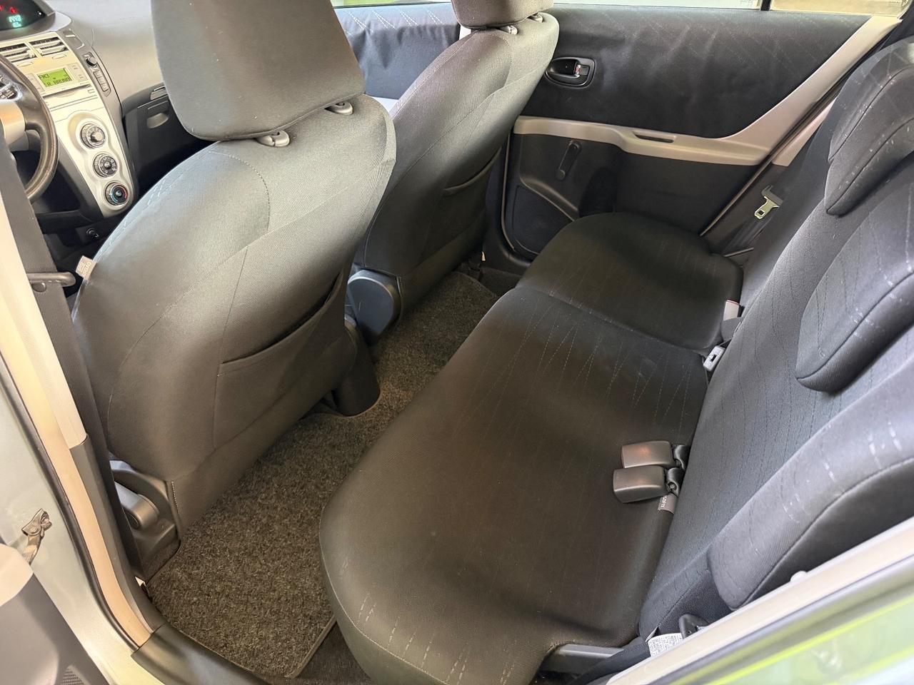 Toyota Yaris 1.3 CAMBIO AUTOMATICO -SOLO 93.500KM-