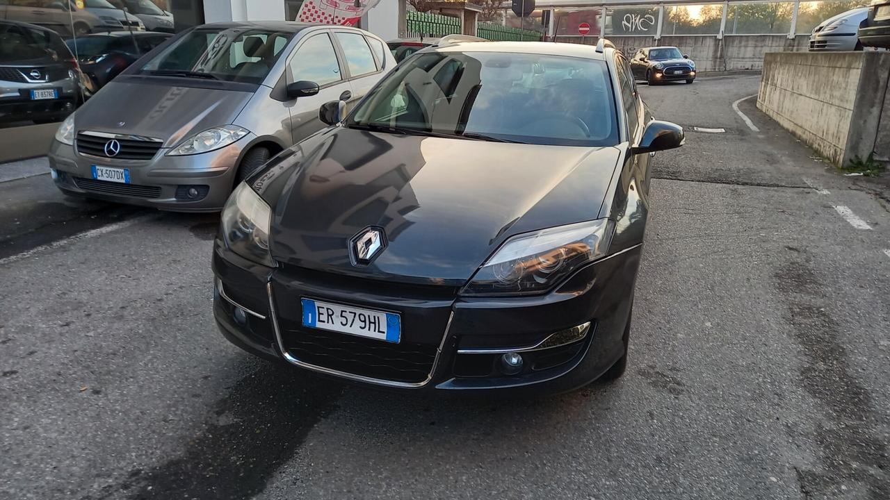 Renault Laguna 2.0 dCi 175CV SporTour Initiale ESM