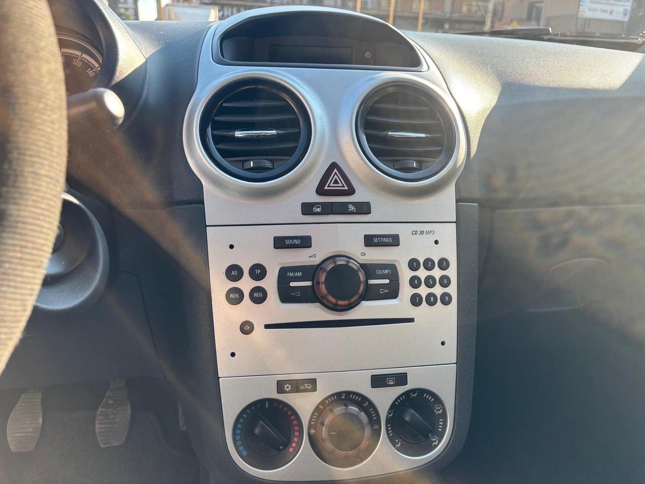 Opel Corsa 1.0 benzina 3 porte