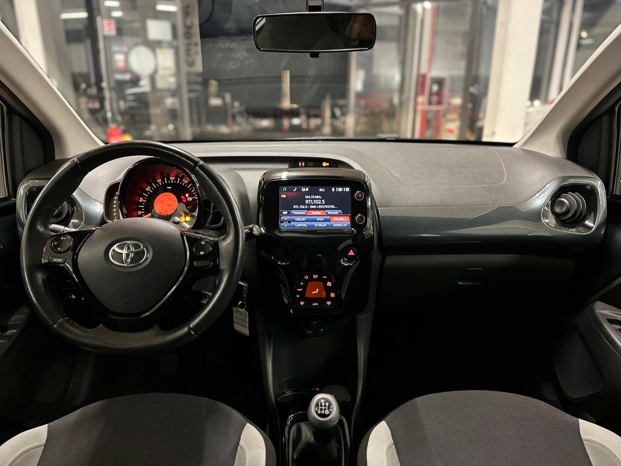 Toyota Aygo 1.0 VVT-i 69 CV 5P. 11/2014 Neopatentati