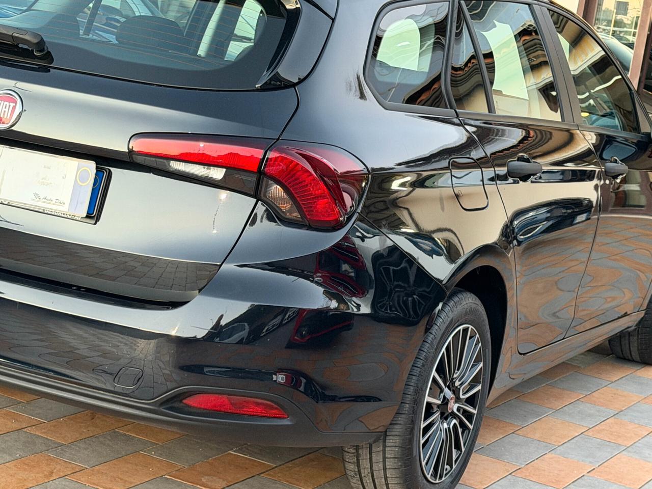 Fiat Tipo SW 1.6 M.JET 130 cv. CITY CROSS