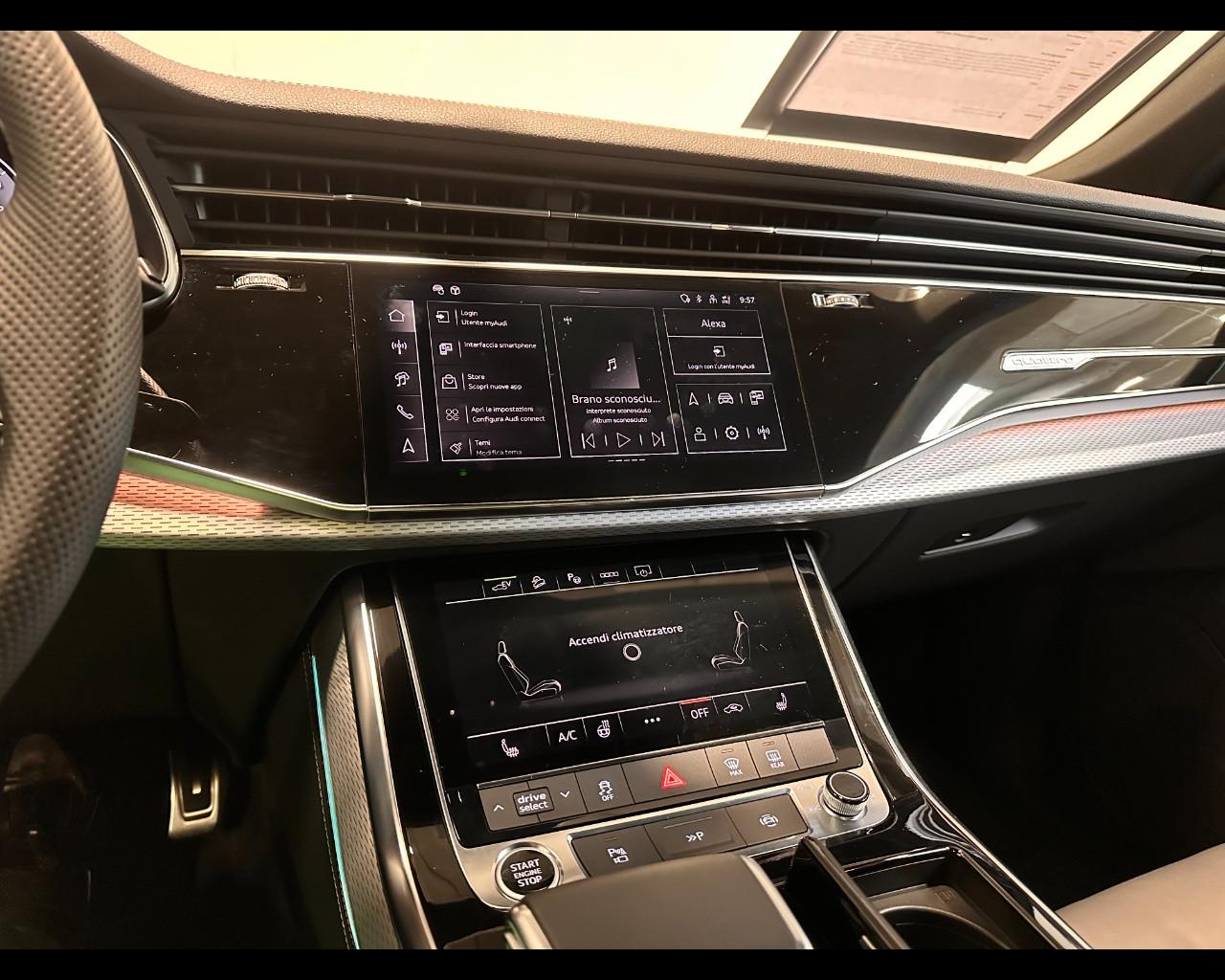 AUDI Q8 55 TFSI e TIPTRONIC QUATTRO S-LINE PLUS
