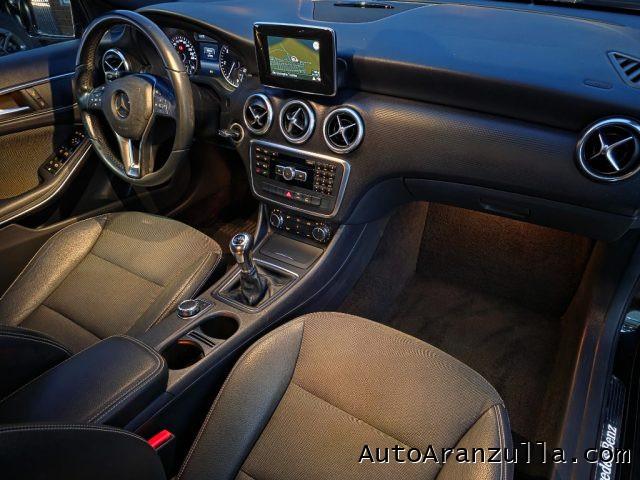 MERCEDES-BENZ A 200 CDI Sport Navi