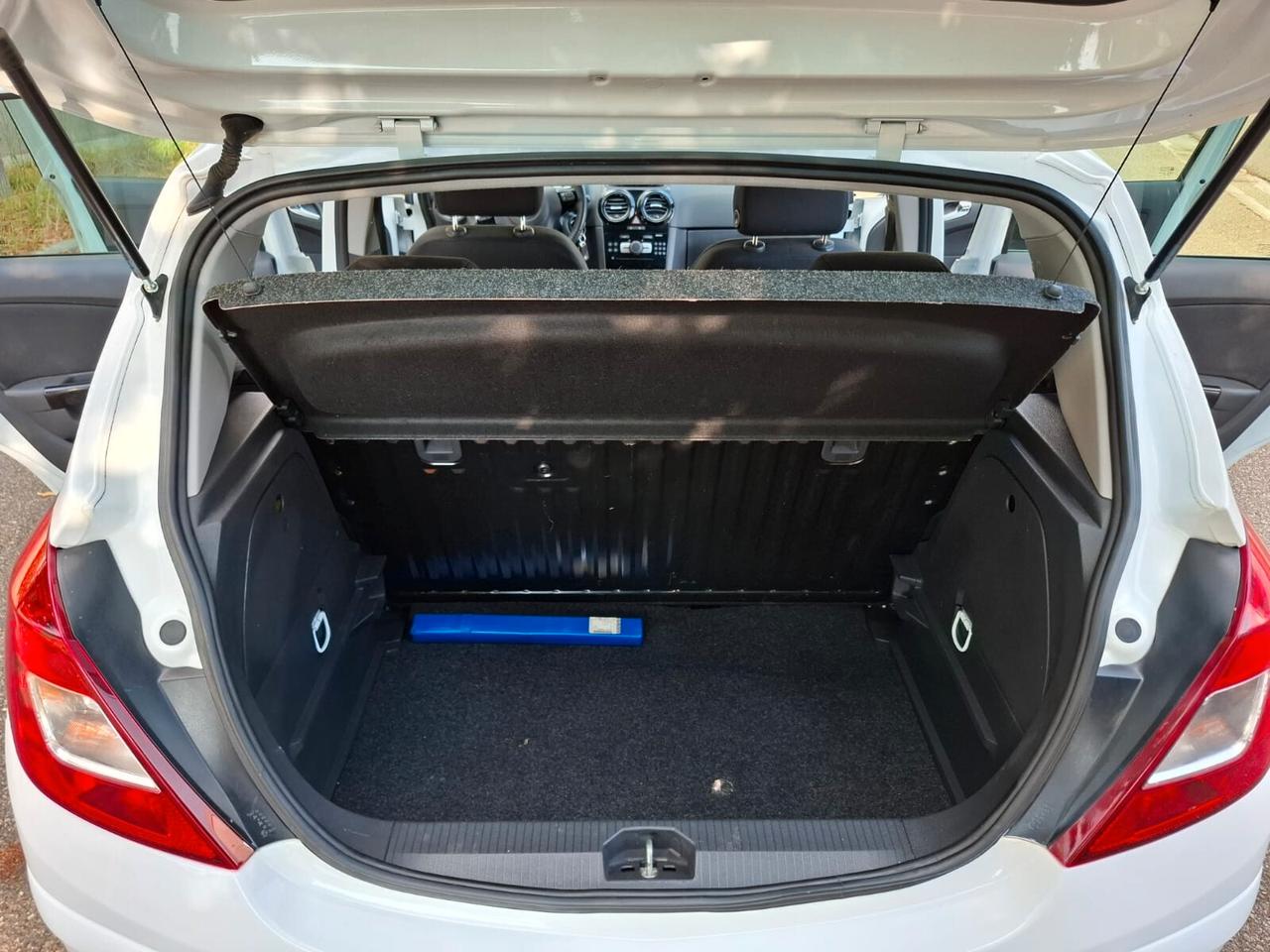 Opel Corsa 1.2 5 porte 2013 SOLAMENTE 99.000 KM