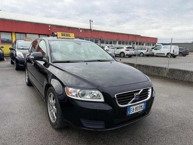 VOLVO V50 D2 R-design