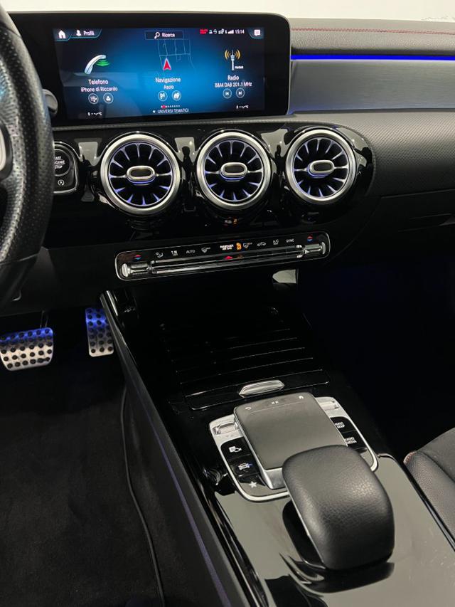 MERCEDES-BENZ CLA 200 d Automatic Shooting Brake Premium Black Pack