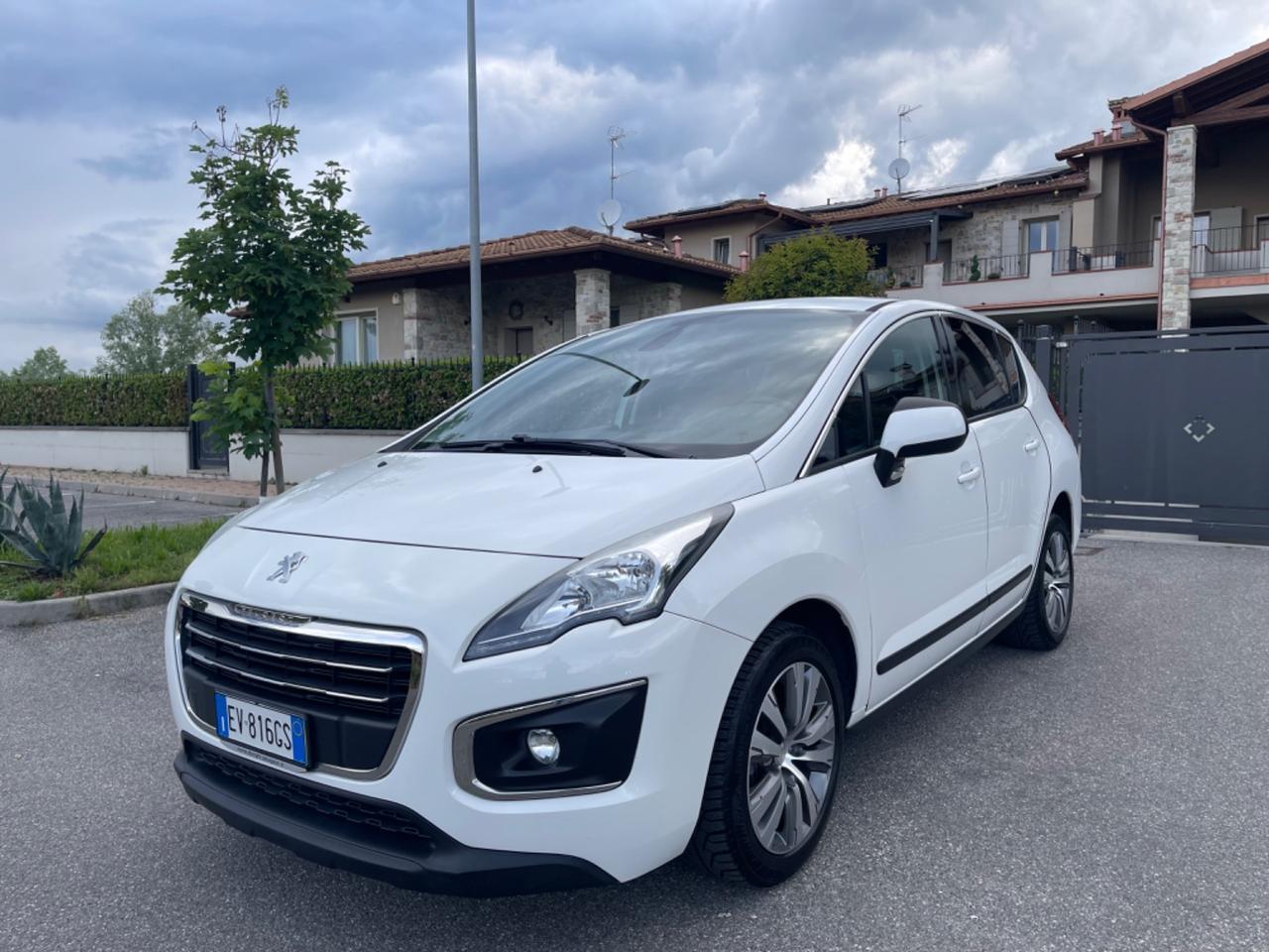 Peugeot 3008 1.6 HDi 115CV Access