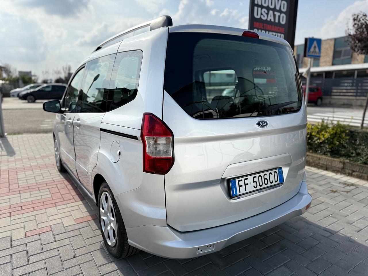 Ford Tourneo Courier 1.5 TDCI 75 CV 5POSTI-NEOPATENTATI