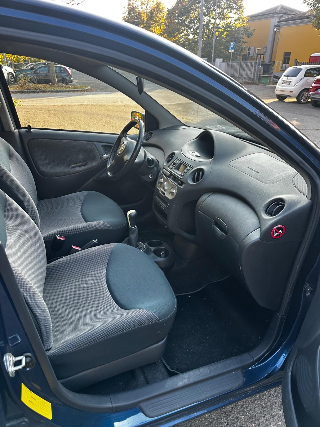 Toyota Yaris 1.0i 16V cat 5 porte Sol GPL