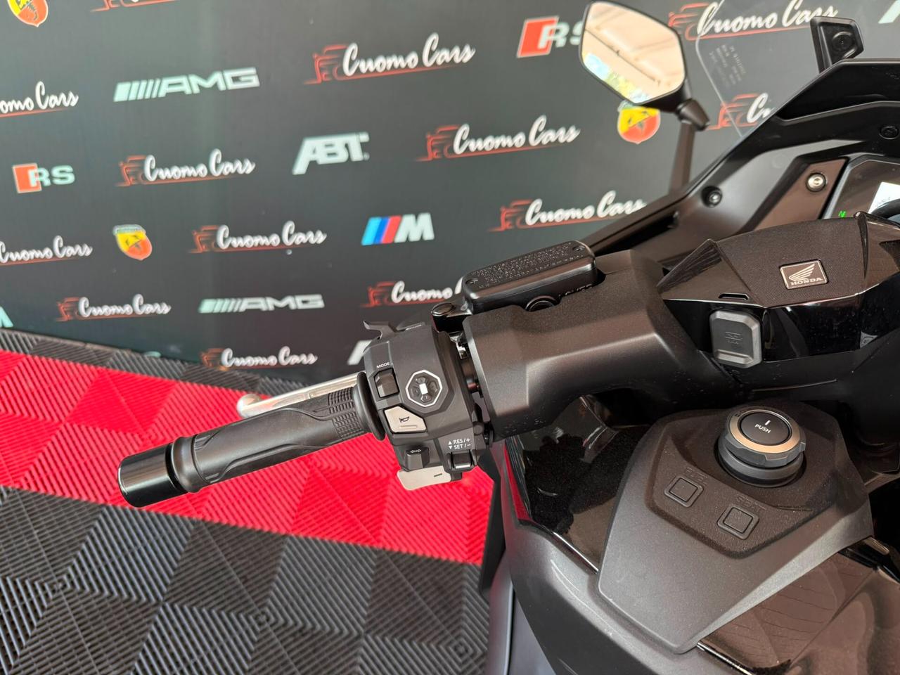 Honda Forza 750