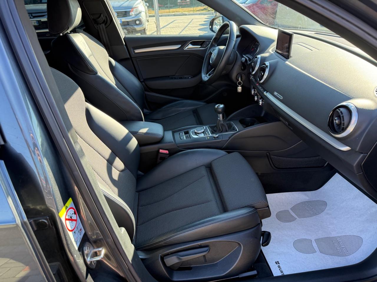 Audi A3 SPB 1.6 TDI 116 CV S-LINE -NAVI-