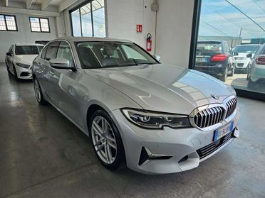 BMW 330 Berlina 330i Luxury CV 258 auto