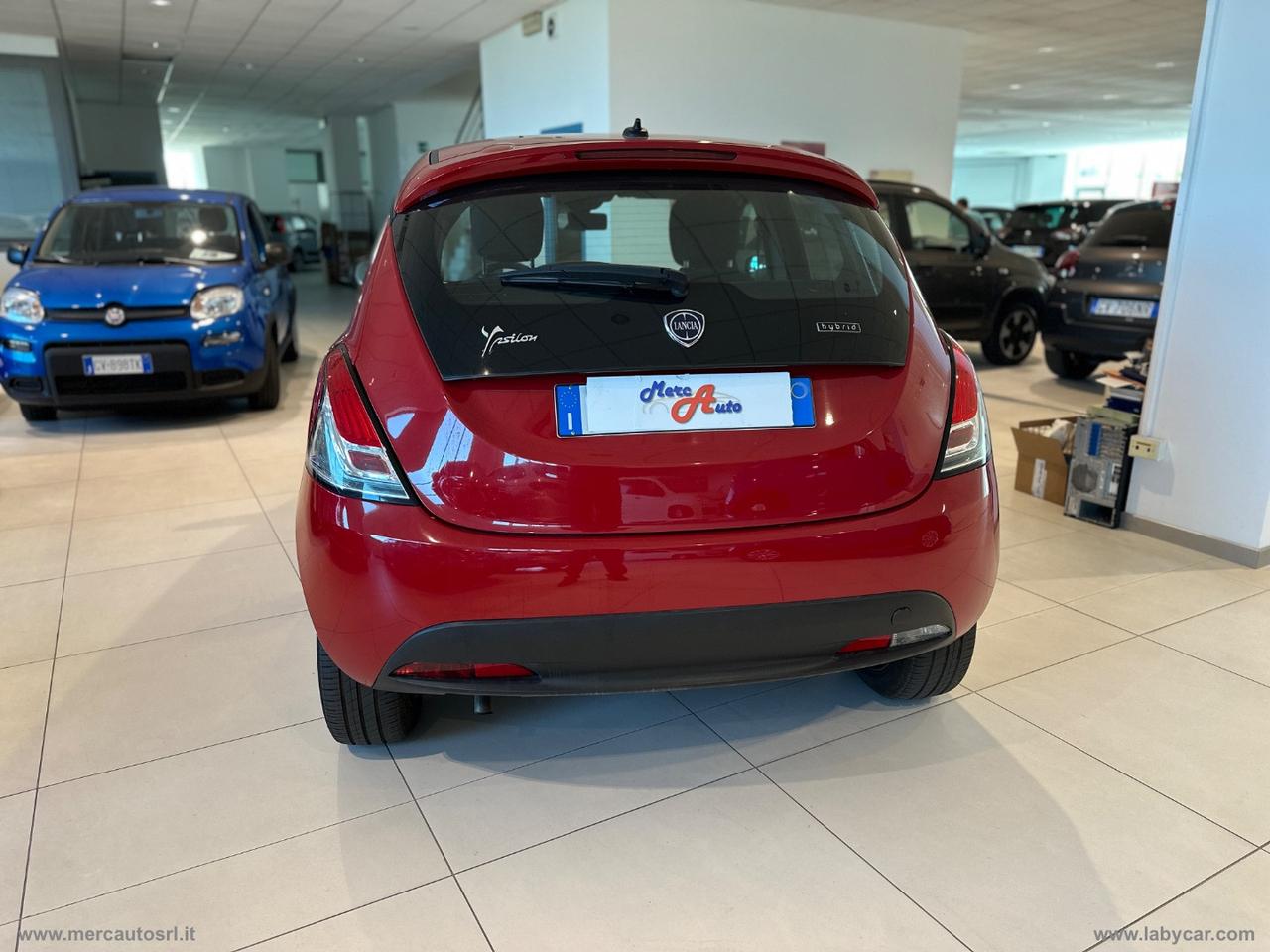 LANCIA Ypsilon 1.0 FireFly 5p S&S Hybrid Silver