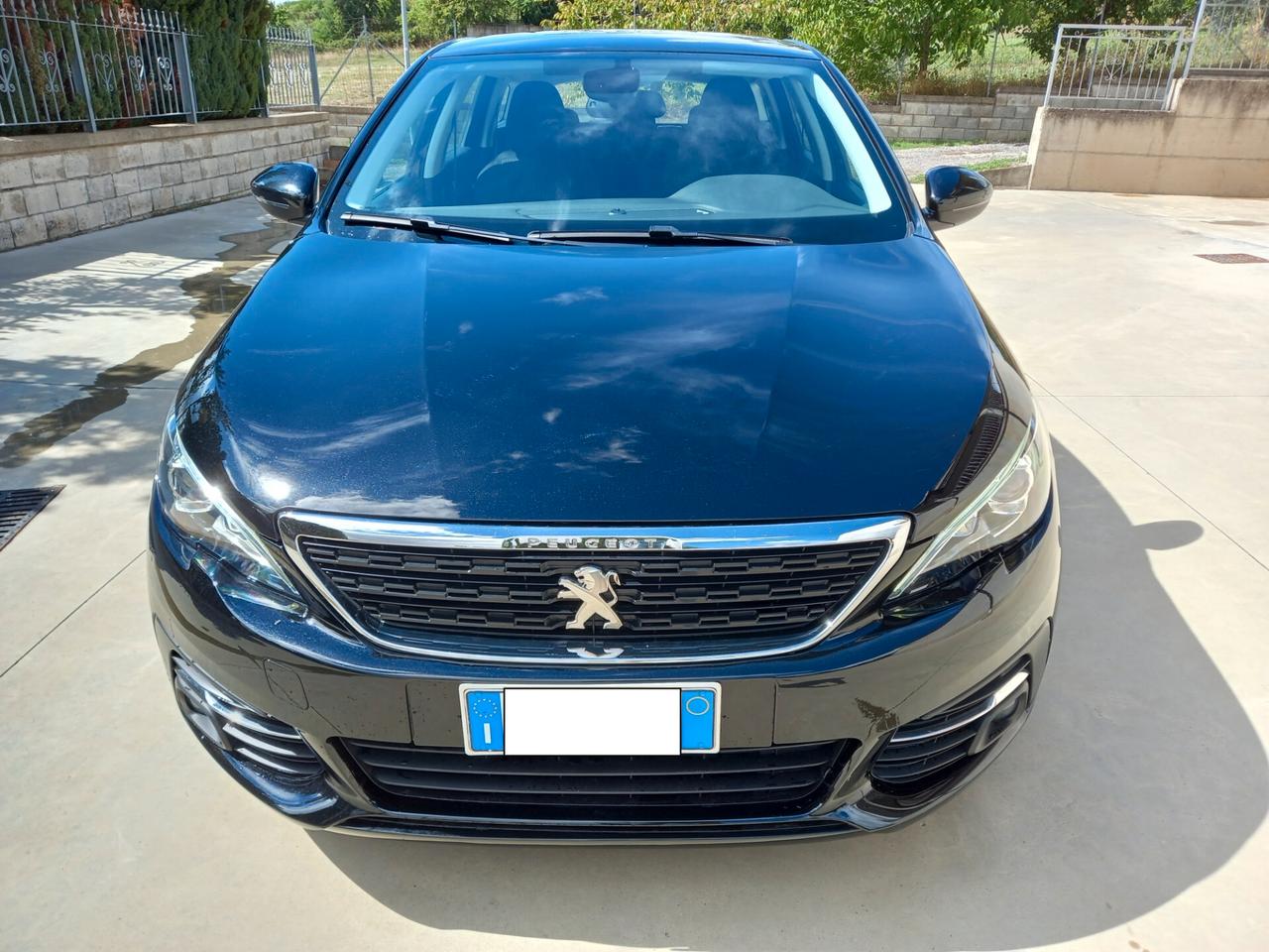 Peugeot 308 hdi 100 98000 km 12/2019