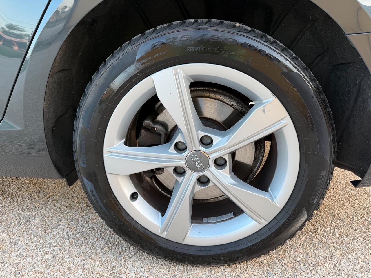 Audi A4 Avant 35 TDI S tronic line edition