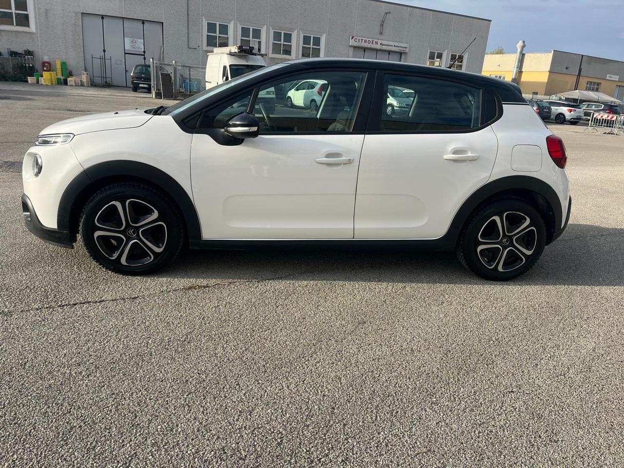 Citroen C3 BlueHDi Shine abbinata a Carrattrezzi