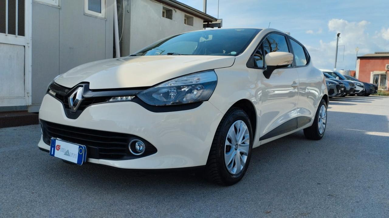 Renault Clio 1.2 75CV 5 porte Zen